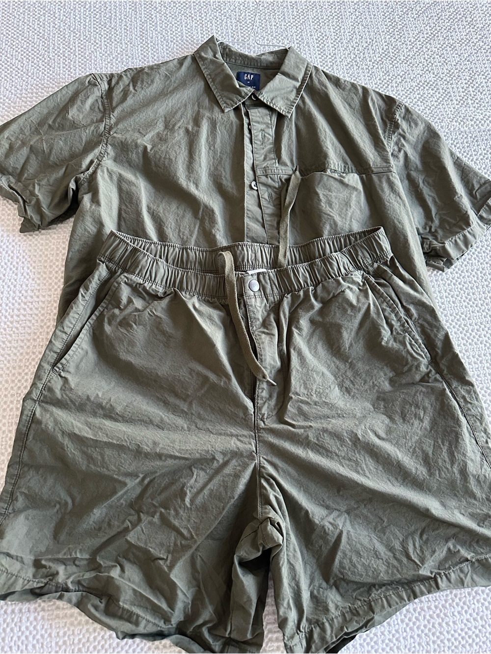 GAP Men's Olive Drawstring Casual Hybrid Shorts